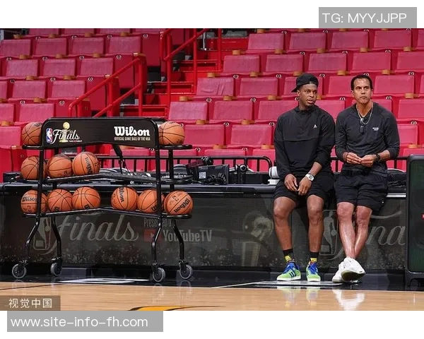 洛瑞幽默回应未来执教可能性称难以驾驭与自己相似的球员