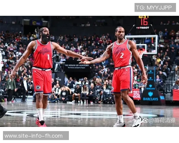 哈登称小卡运球投三分能力出众现在更主动增加出手次数